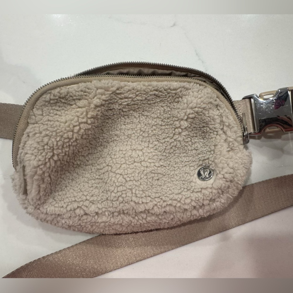 Lululemon  Everywhere Belt Bag-1Lb- Cream Sherpa Crossbody Bag- good condition